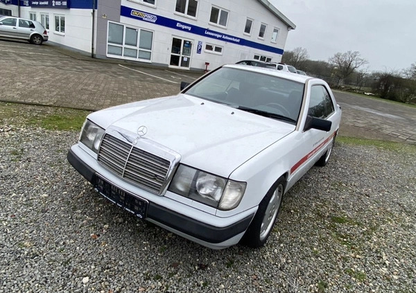 Mercedes-Benz W124 (1984-1993) cena 23500 przebieg: 260000, rok produkcji 1988 z Starachowice małe 106
